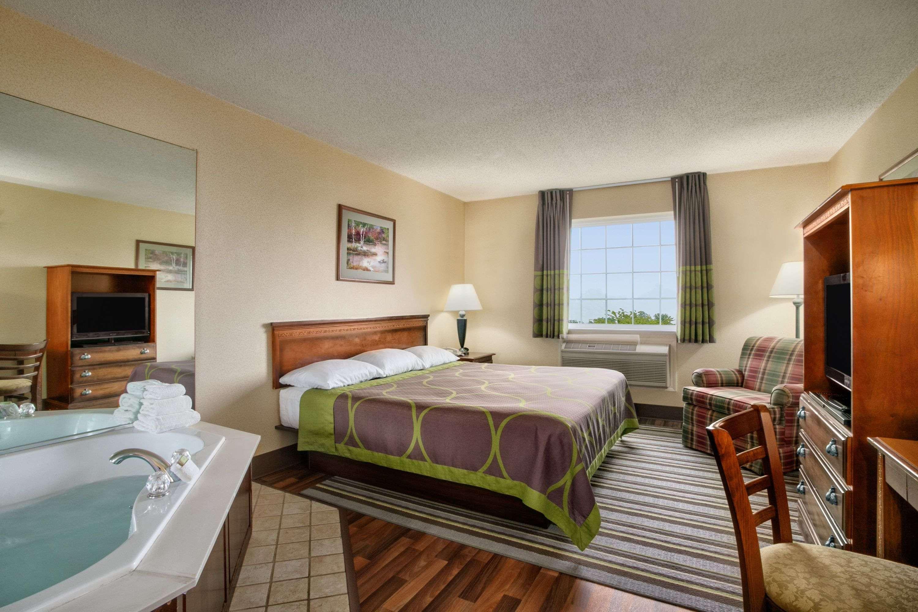 Super 8 By Wyndham Grayville Buitenkant foto